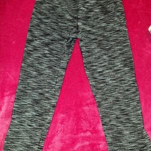 Danskin size small workout leggings grey in like new condition womens